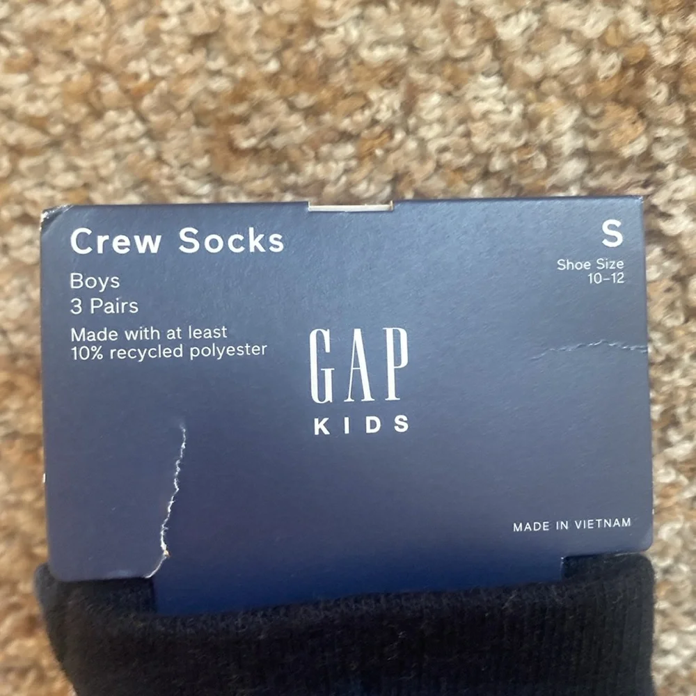Gap Kids crew socks, 3 pr, size s (10-12)